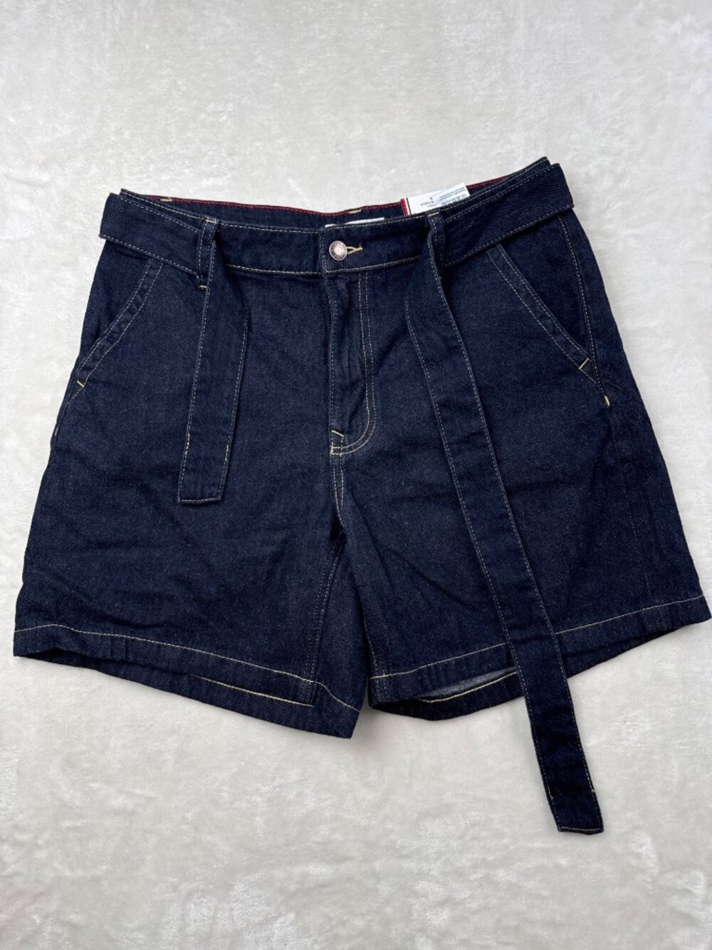 Tommy Hilfiger Womens Rigid Denim Belted Shorts Size 6 Authentic Non-Stretch
